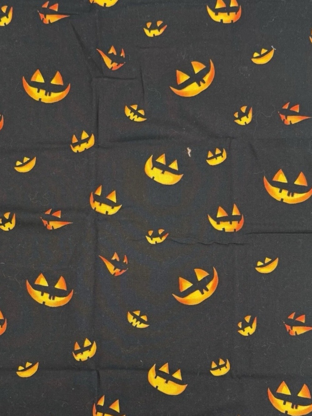 Robert Kaufman Spooky Jack O'Lantern Faces Black Wood/Rogers Quilt Fabric 32x43